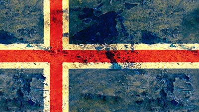 Isländische Nationalflagge - ein weiß-rotes Kreuz auf dunkelblauem Grund