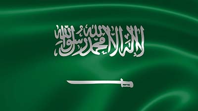 Flagge Saudi-Arabien - Die Nationalflagge zeigt auf grünem Grund ein weißes, waagerecht angeordnetes Schwert, darüber weiße arabische Buchstaben.