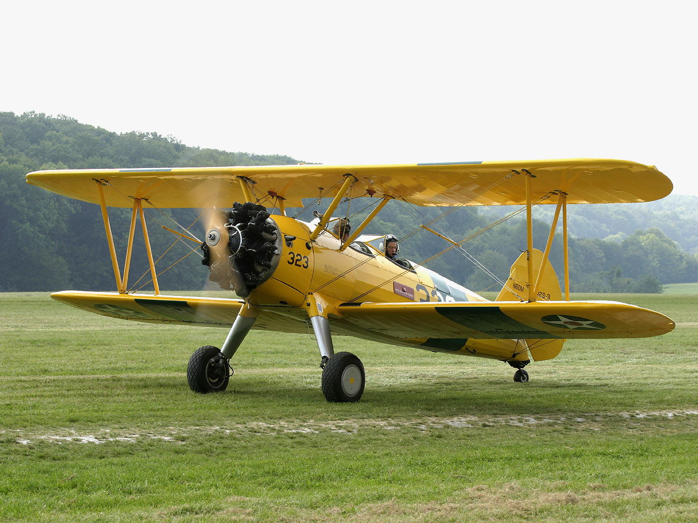 Самолет 13 купить. Boeing-Stearman model 75. Биплан самолет. Аэроплан биплан. Кукурузник Боинг Стирман.