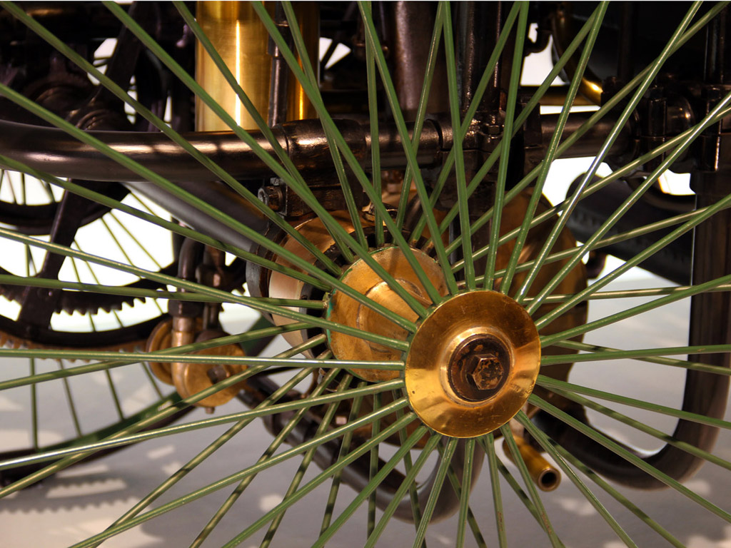 Mercedes-Benz Autorad / Mercedes-Benz Museum, Stuttgart