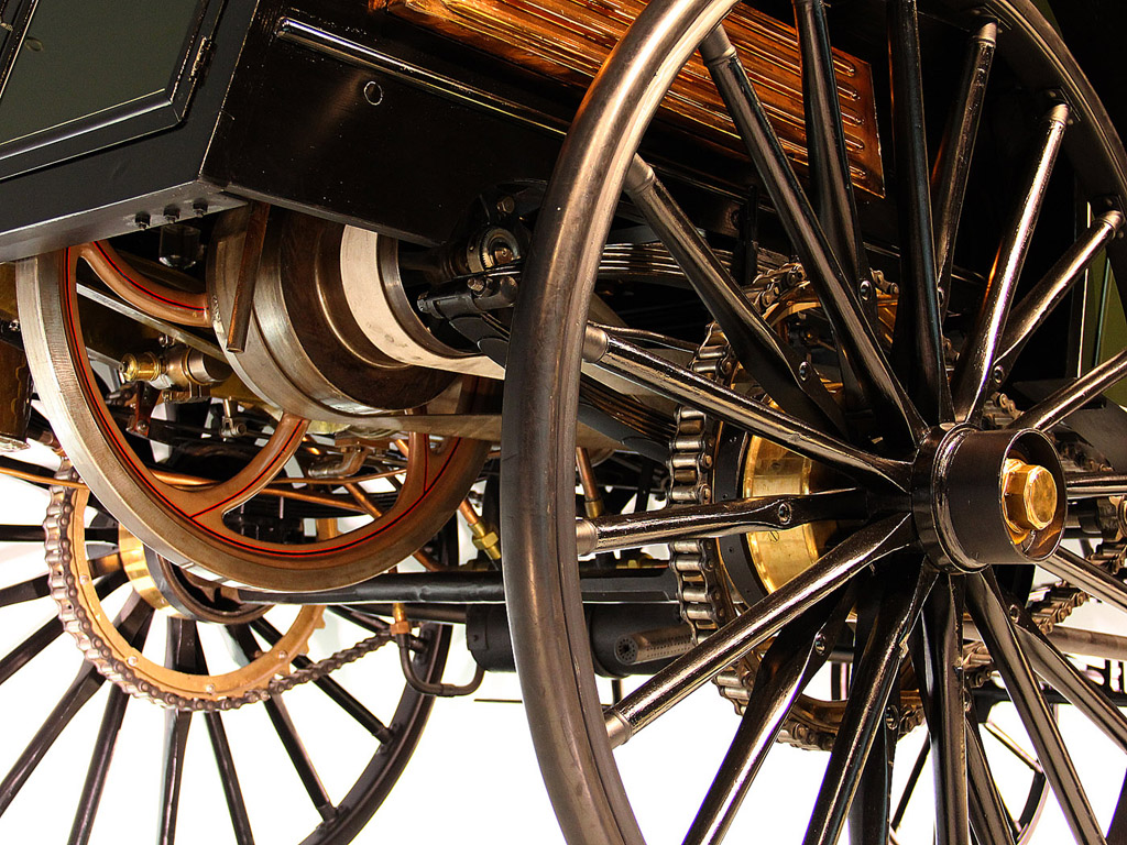 Mercedes-Benz Autorad / Mercedes-Benz Museum, Stuttgart