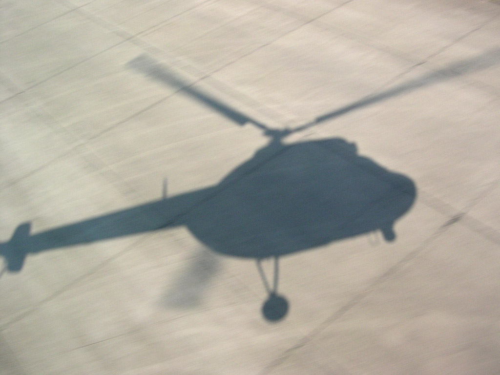 Helikopter MI2 - Hubschrauber - schwarz - Schatten