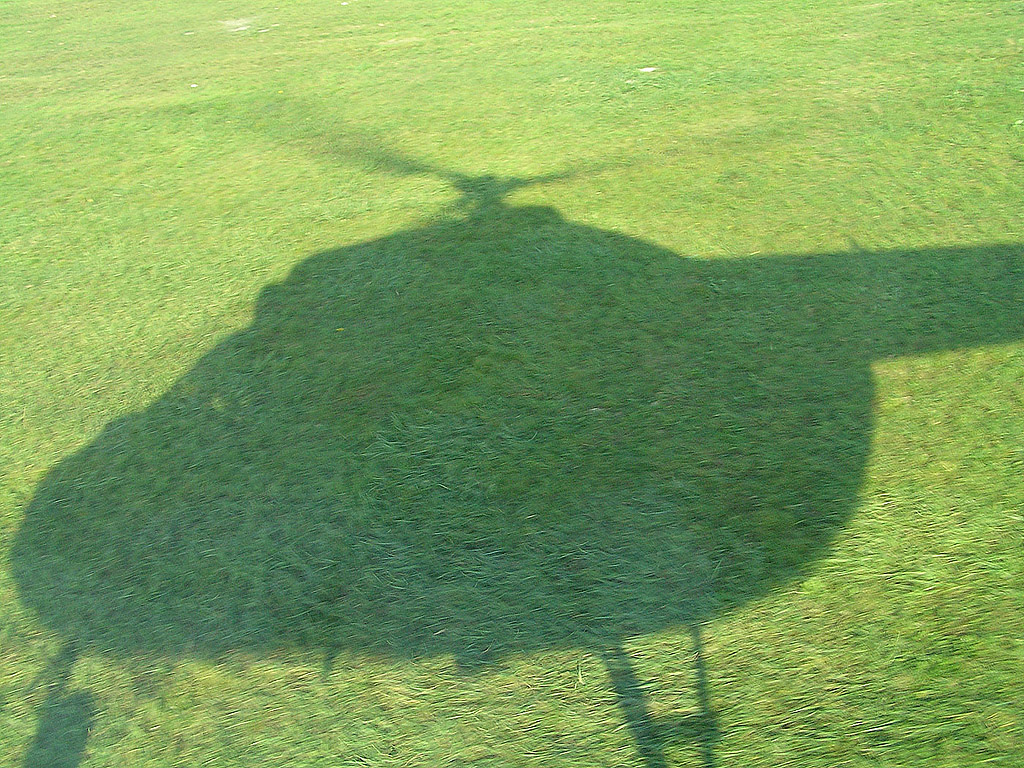 Helikopter MI2 - Hubschrauber - schwarz - Schatten