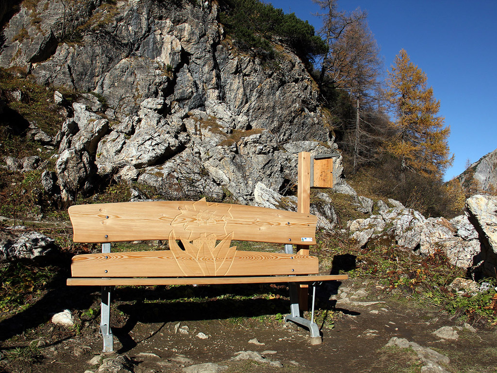 Sitzbank beim Tappenkarsee - Hintergrundbild kostenlos