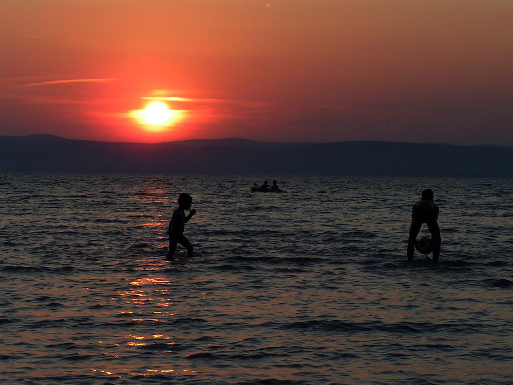 Sonnenuntergang am Balaton - Kostenloses Hintergrundbild