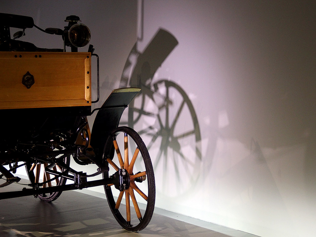 Mercedes-Benz Museum, Stuttgart - Kostenloses Hintergrundbild