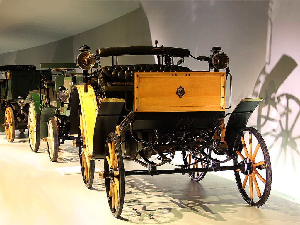 Mercedes-Benz Museum, Stuttgart - Kostenloses Hintergrundbild