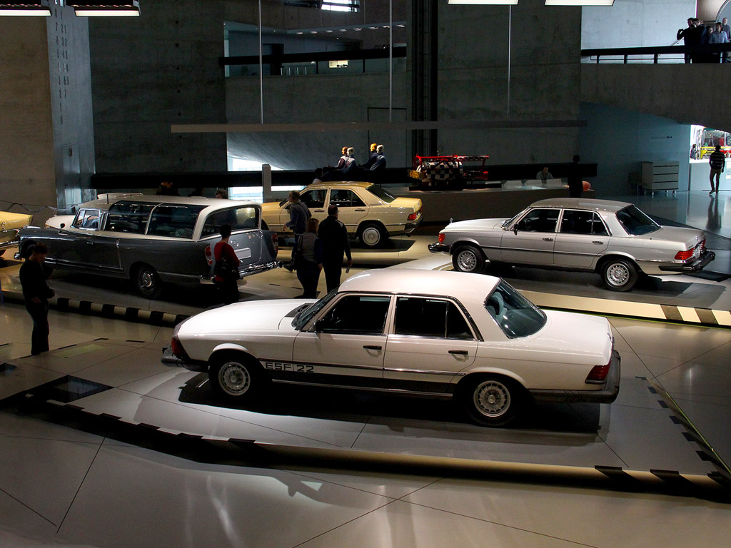 Mercedes-Benz Museum, Stuttgart - Kostenloses Hintergrundbild