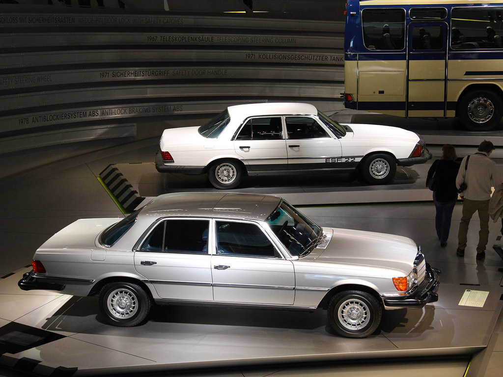 Mercedes-Benz Museum, Stuttgart - Kostenloses Hintergrundbild