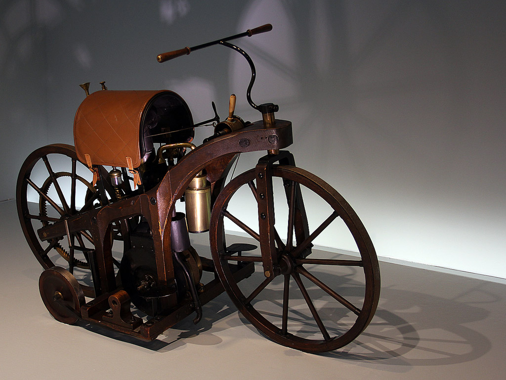 Mercedes-Benz Museum, Stuttgart - Kostenloses Hintergrundbild