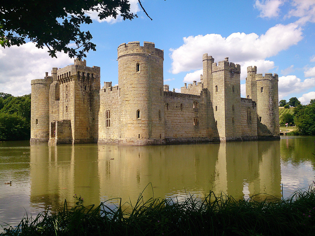 Bodiam Castle (East Sussex, England) - Schloss, Wasserburg