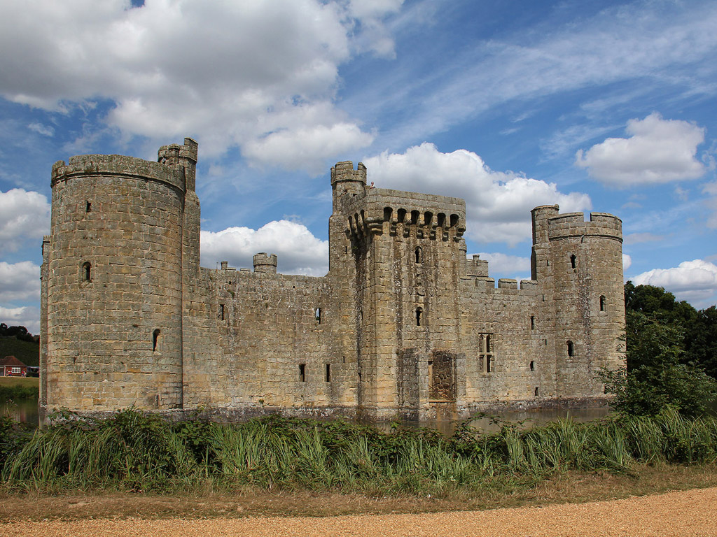 Bodiam Castle (East Sussex, England) - Schloss, Wasserburg