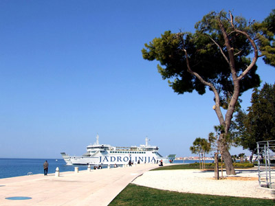 Zadar, Kroatien: Hafen und Meer