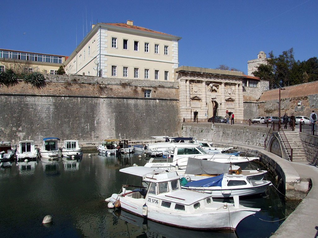 Zadar: Hafen im Adriatischen Meer, Kroatien - Hintergrundbild gratis
