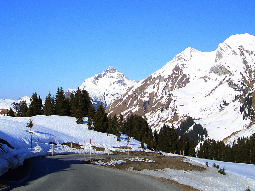 Die Alpen im Winter - Hintergrundbild gratis