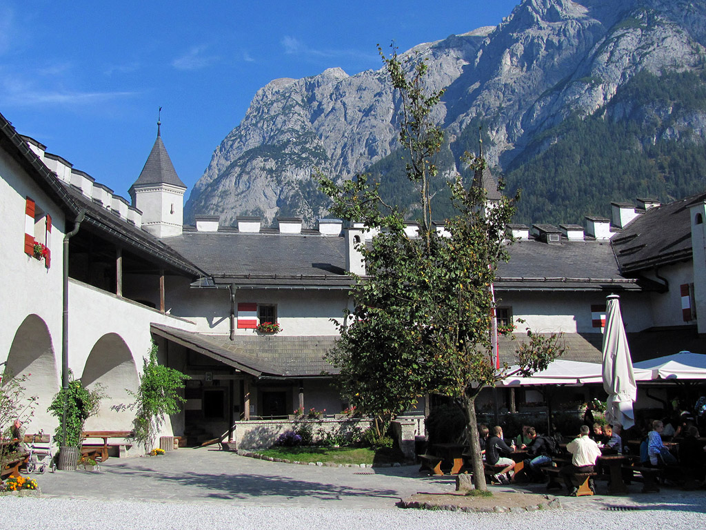 Festung Hohenwerfen, Ősterreich - Hintergrundbilder kostenlos - Reise & Urlaub - Wallpaper gratis