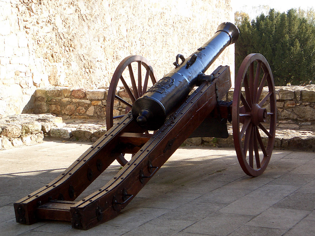 Kanone in der Burg von Sárospatak (Burg Rákóczi), Ungarn - Kostenloses Hintergrundbild