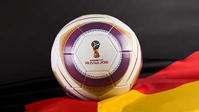 Fussball WM 2018 - Ball & Flagge